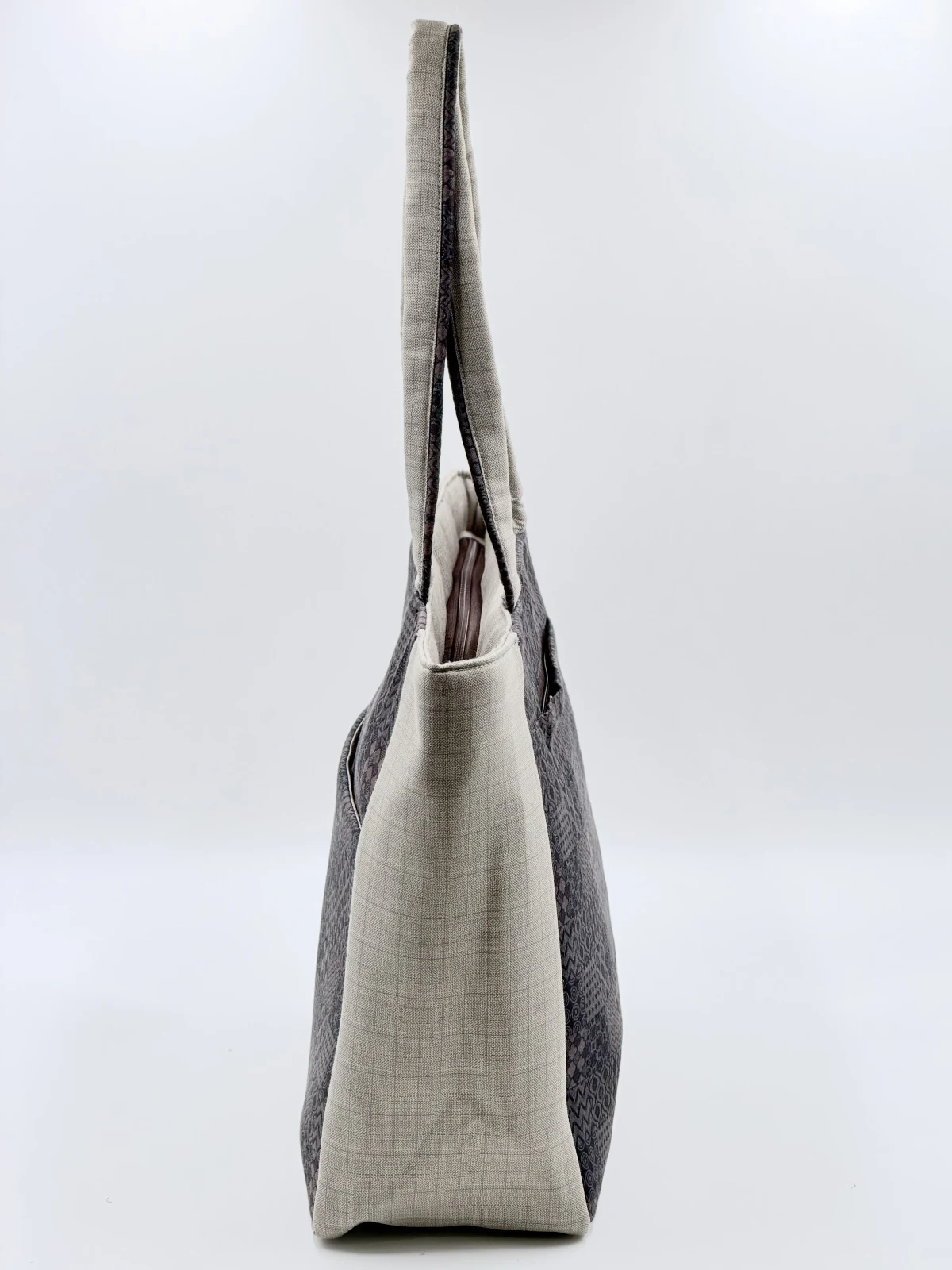Nishigandha Tote 5