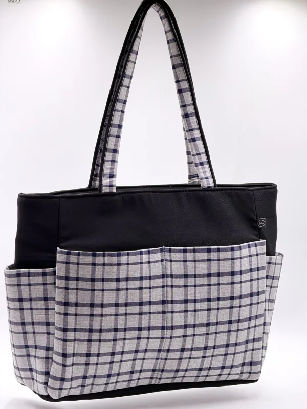 Gulmohar Carryall Medium thumbnail 1