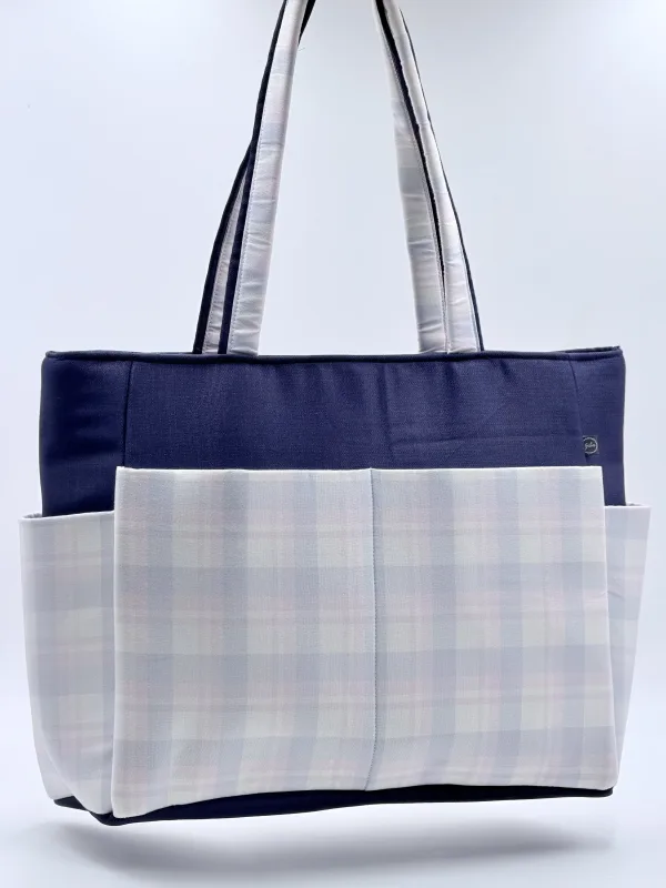 Gulmohar Carryall Medium thumbnail 1