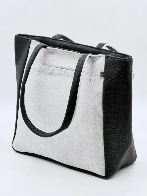 Nishigandha Tote thumbnail 5