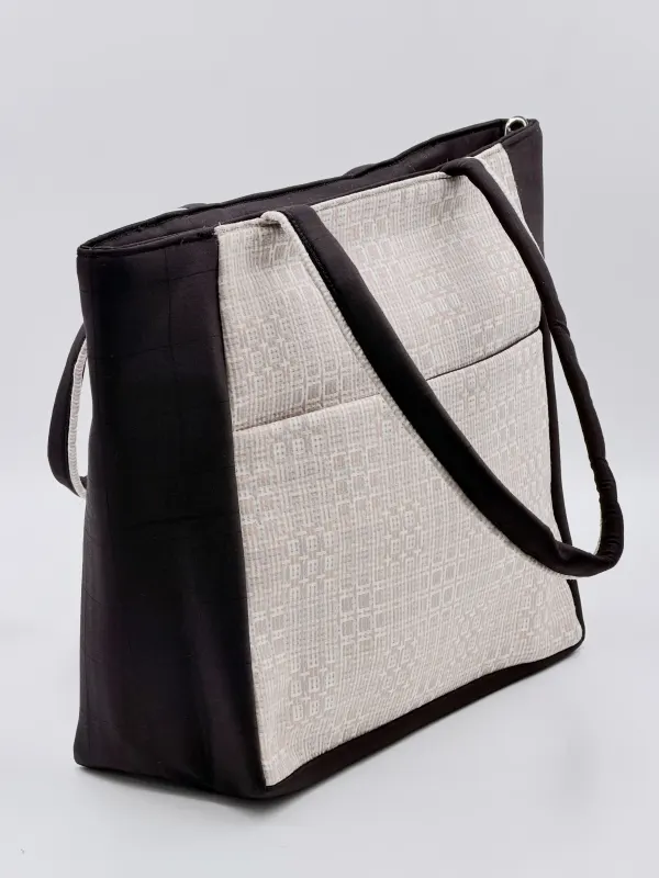 Nishigandha Tote thumbnail 4