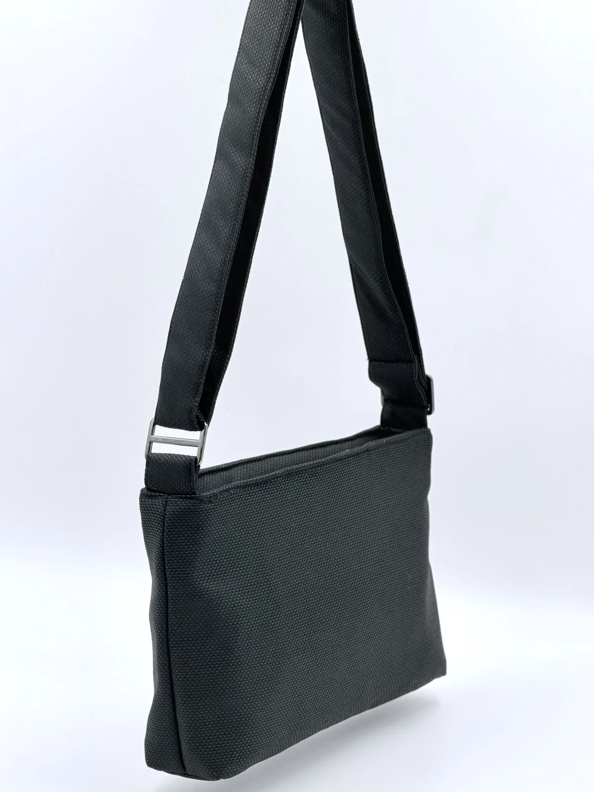 Ivy Sling - GEBA-IVY-0015 — Slings & Crossbodies › Ivy Sling (Photo 1 of 5)