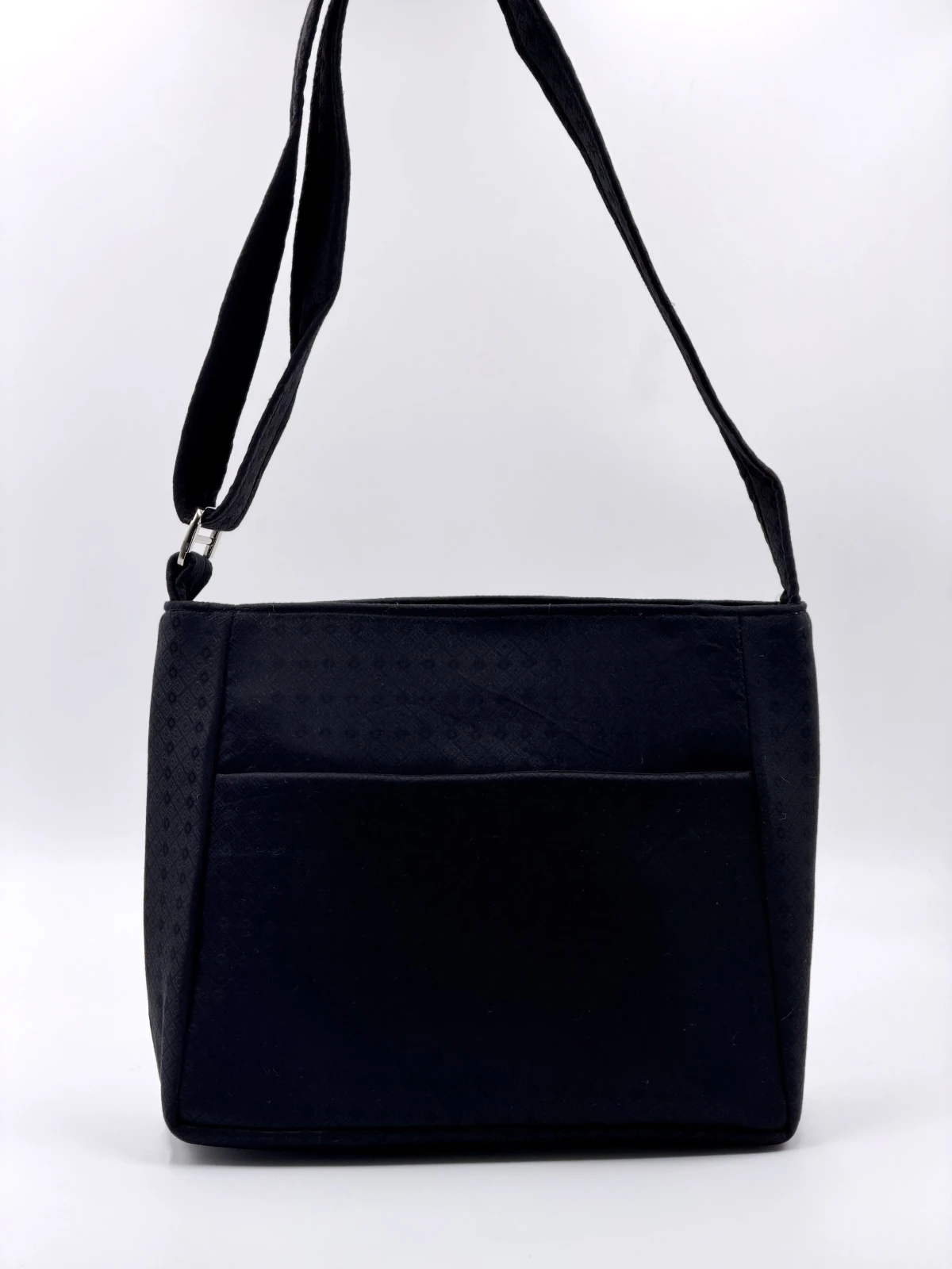 Noor Sling - GEBA-NOOR-0016 — Slings & Crossbodies › Noor Sling (Photo 1 of 4)