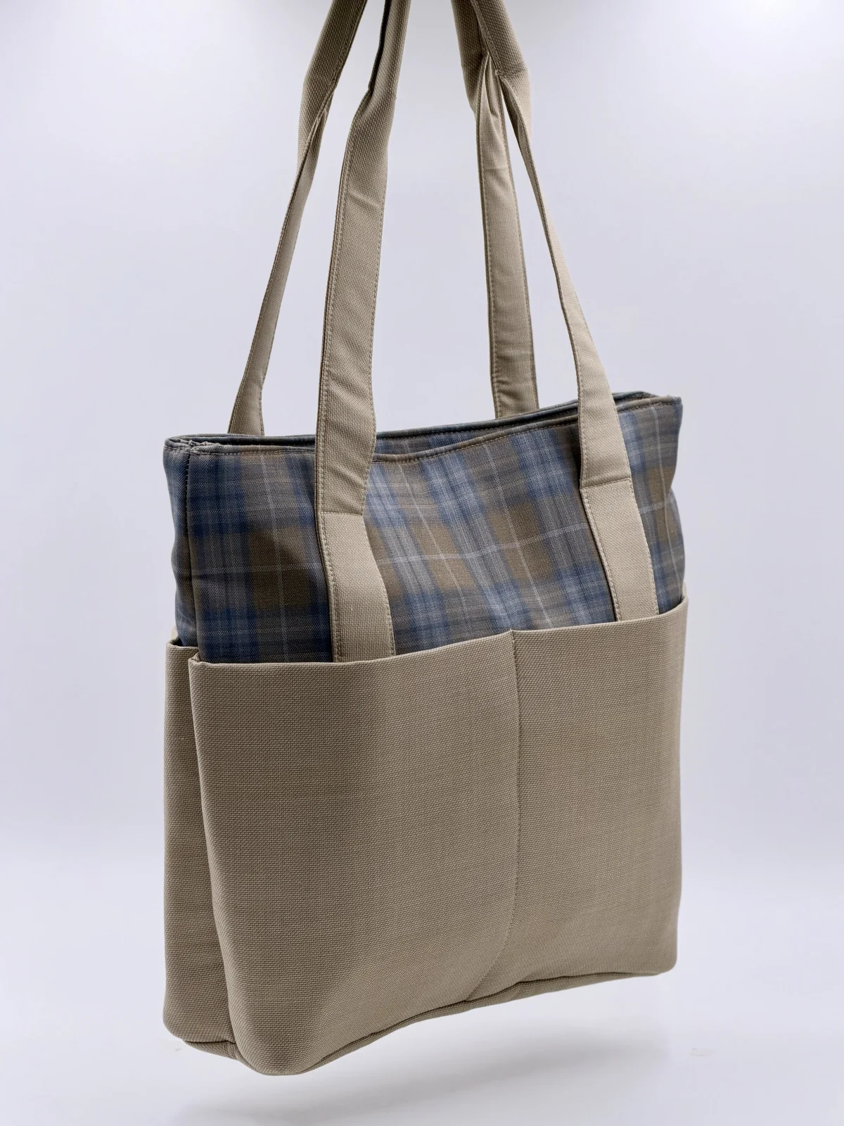 Gul Tote - GEBA-GUL-0018 — Totes & Carryalls › Gul Tote (Photo 1 of 3)