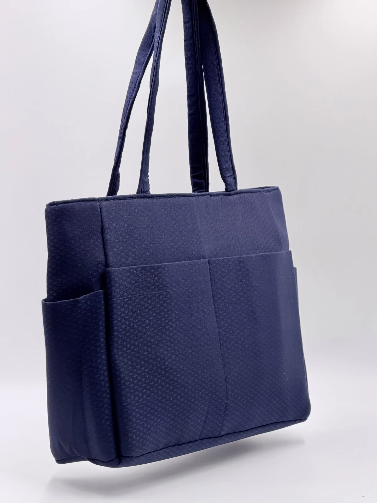 Gulmohar Carryall - Gulmohar Carryall Medium - GEBA-GULMOHAR-0115 — Totes & Carryalls › Gulmohar Carryall › Gulmohar Carryall Medium (Photo 1 of 5)