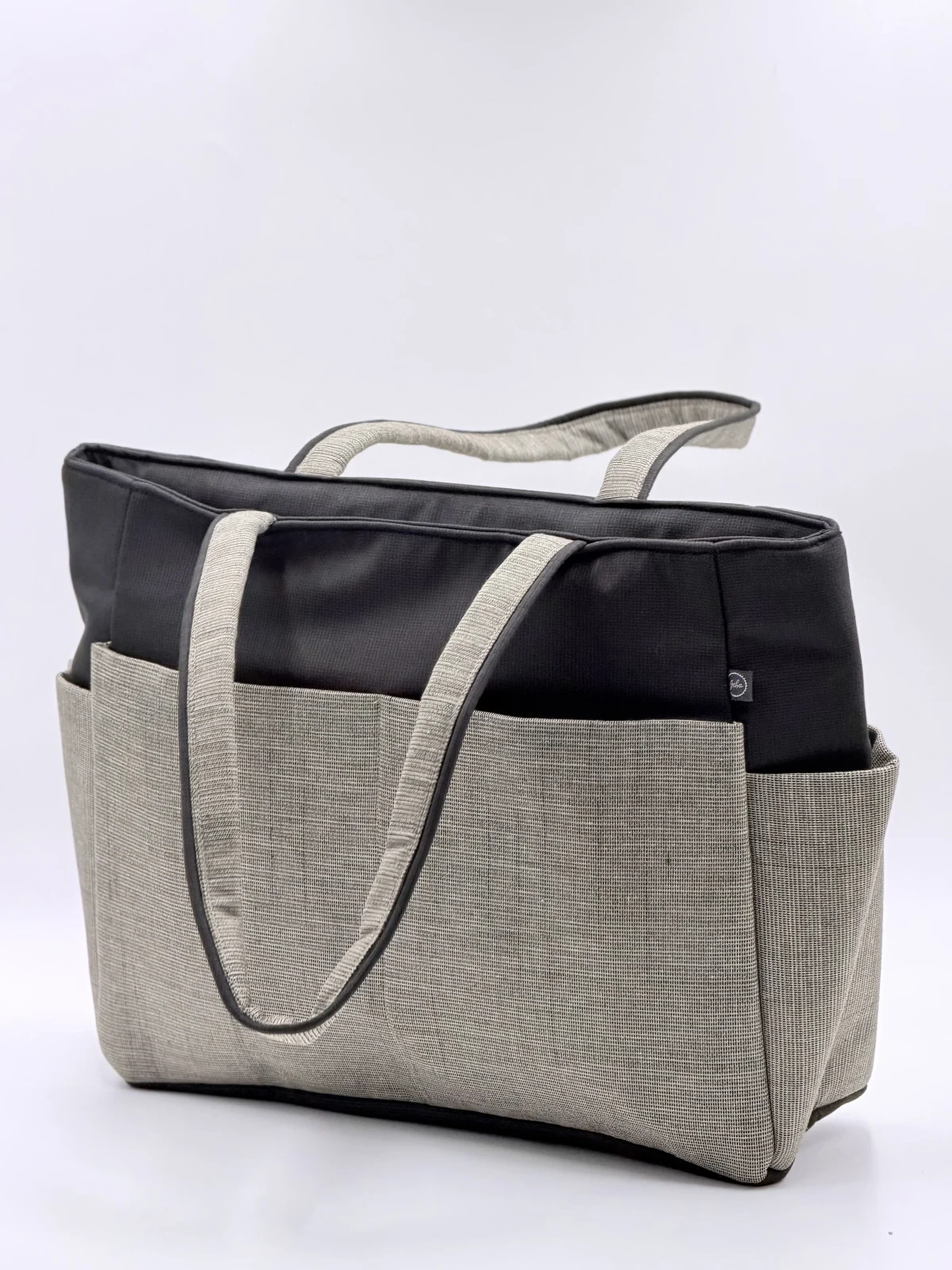 Gulmohar Carryall - Gulmohar Carryall Medium - GEBA-GULMOHAR-0116 — Totes & Carryalls › Gulmohar Carryall › Gulmohar Carryall Medium (Photo 1 of 4)
