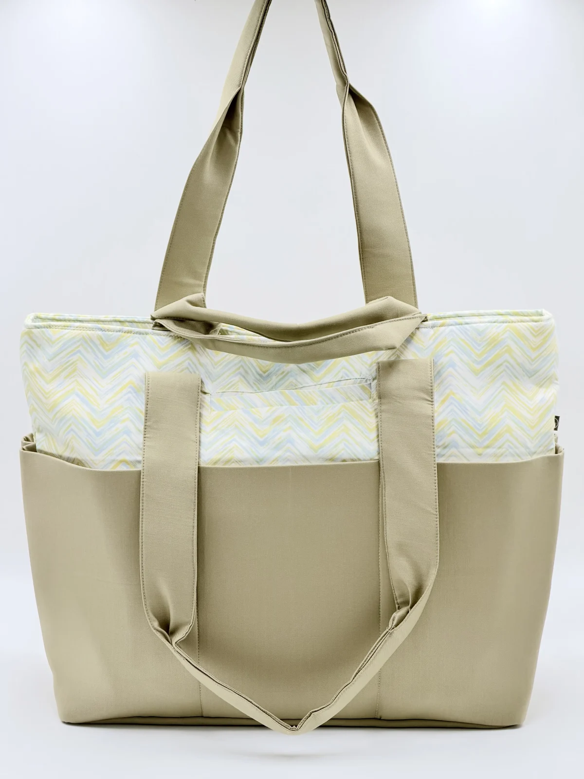 Madhumalti Carryall - GEBA-MADHUMALTI-0002 — Totes & Carryalls › Madhumalti Carryall (Photo 1 of 5)
