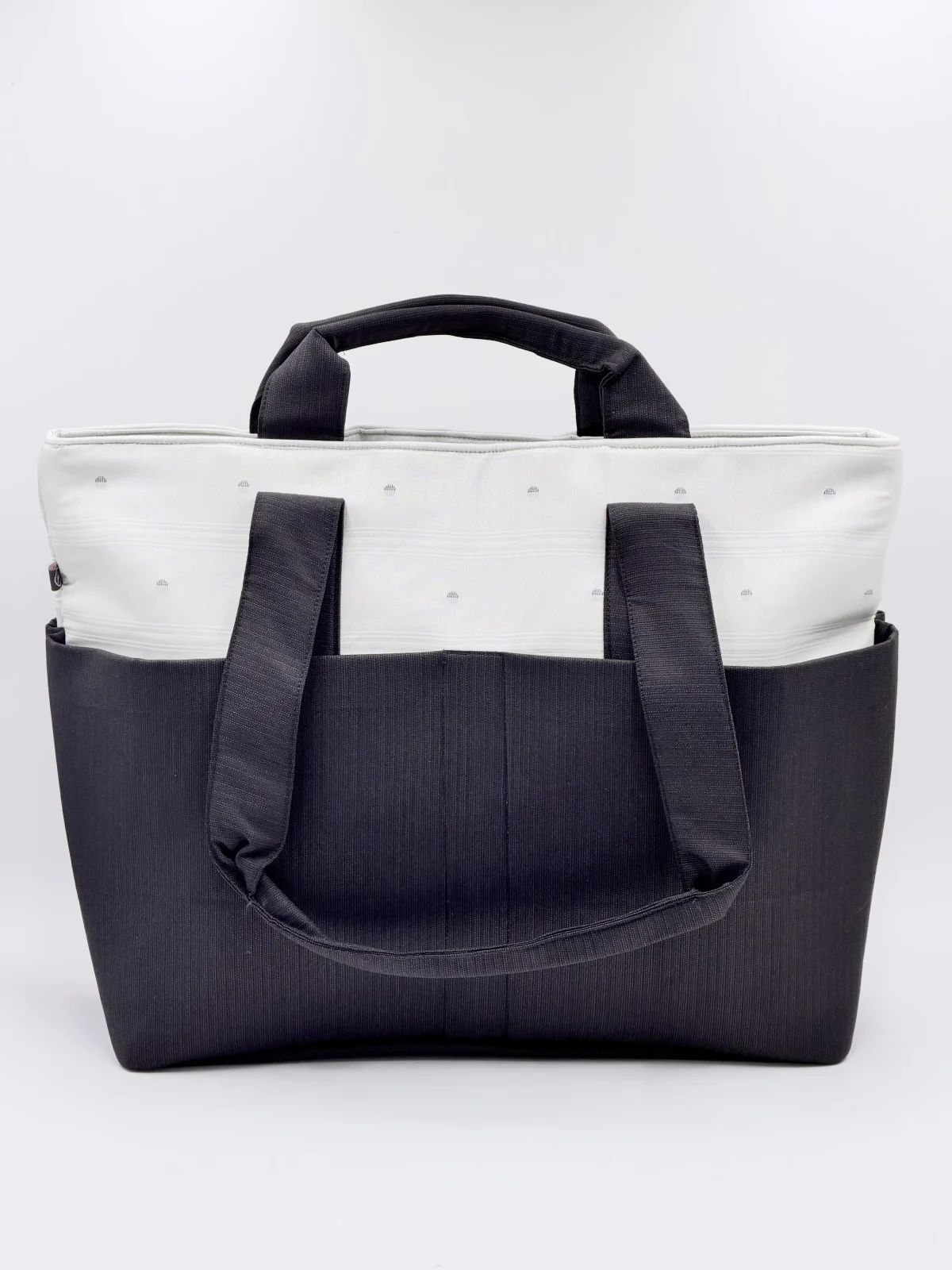 Madhumalti Carryall - GEBA-MADHUMALTI-0004 — Totes & Carryalls › Madhumalti Carryall (Photo 1 of 4)