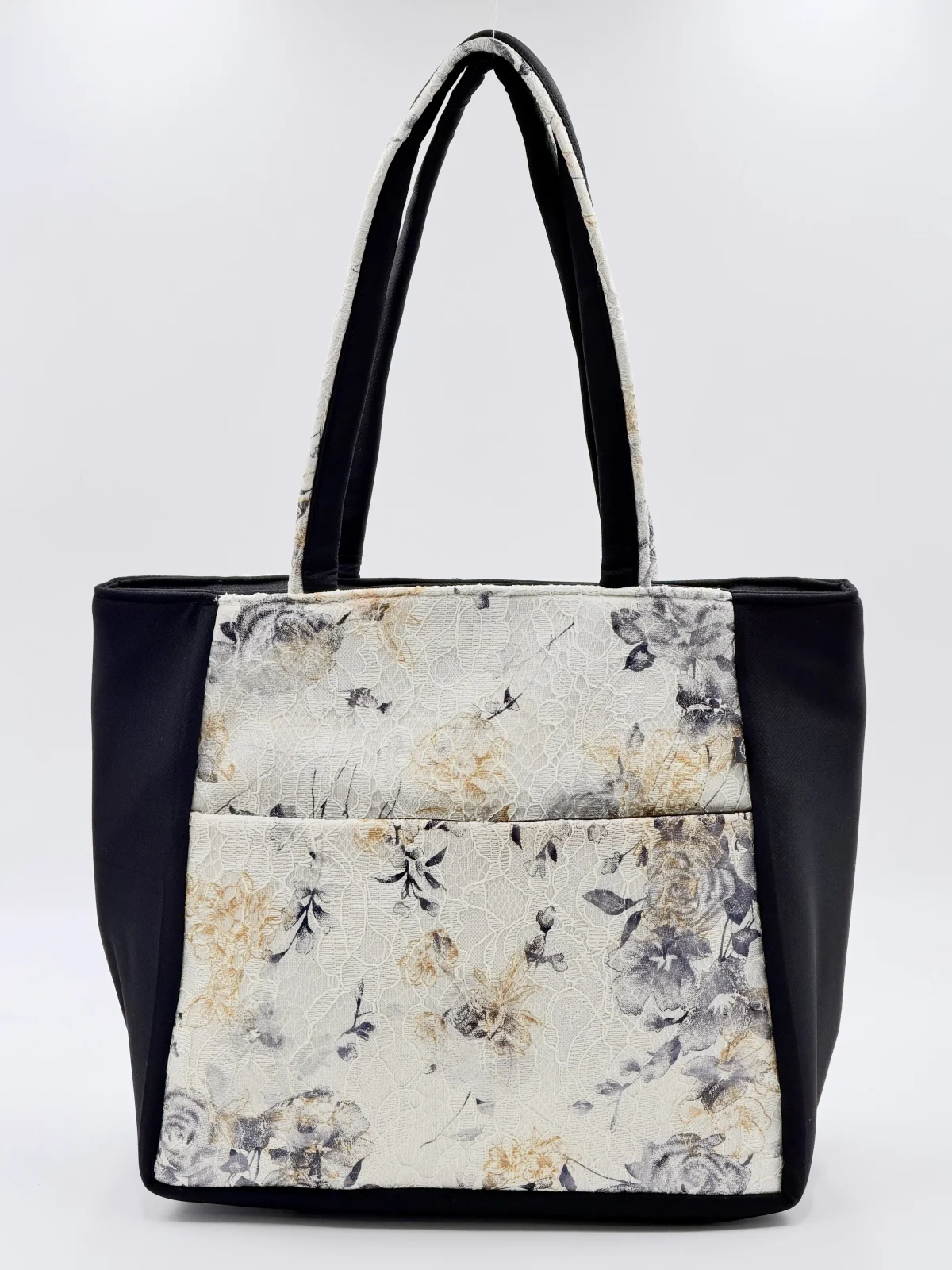 Nishigandha Tote - GEBA-NISHIGANDHA-0015 — Totes & Carryalls › Nishigandha Tote (Photo 1 of 5)