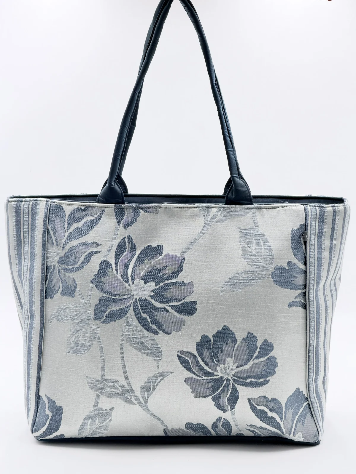 Peony Everyday Tote - Peony Everyday Tote Large - GEBA-PEONY-0008 — Totes & Carryalls › Peony Everyday Tote › Peony Everyday Tote Large (Photo 1 of 5)